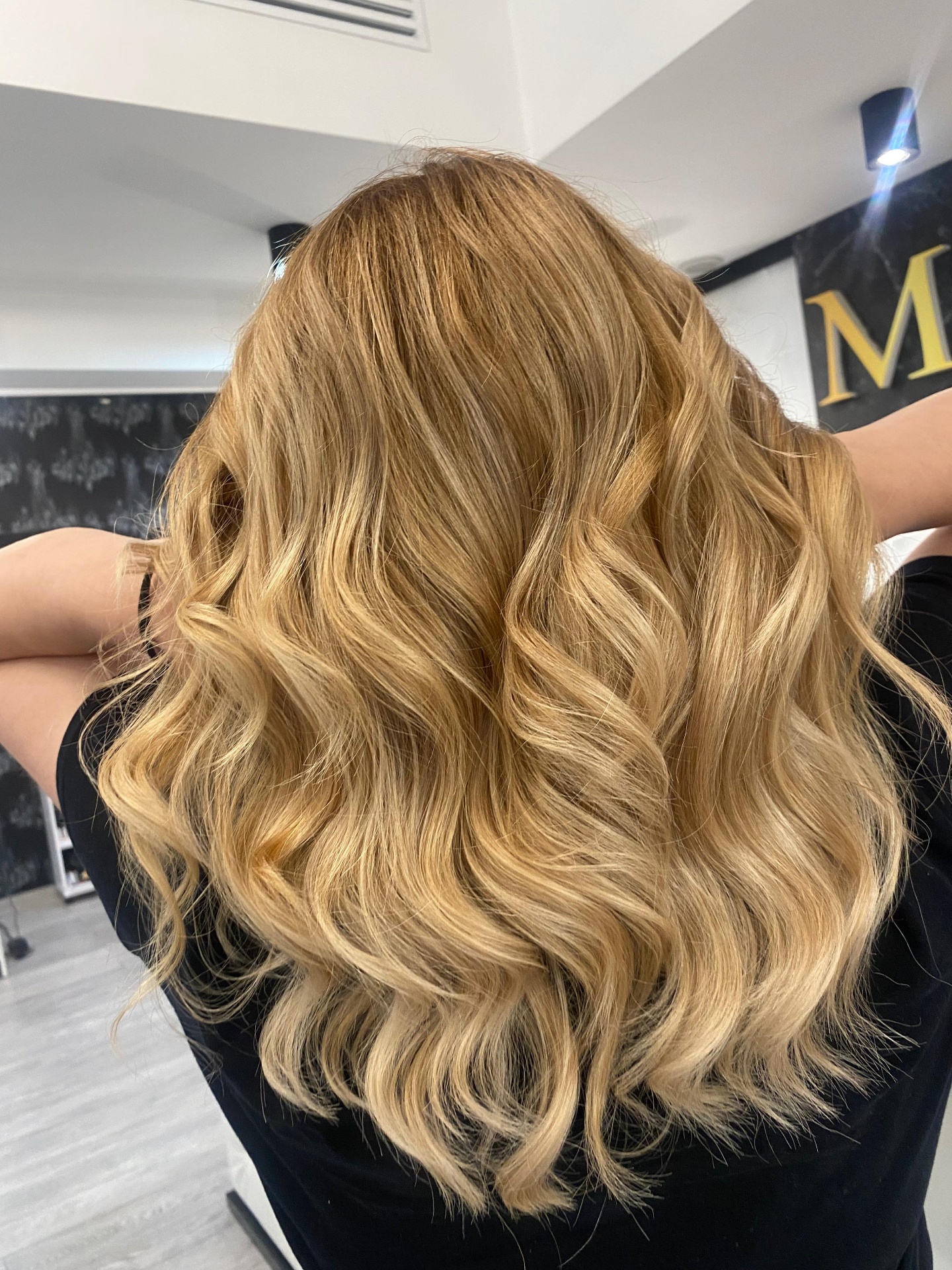 Coafură damă MAD'S Beauty Salon